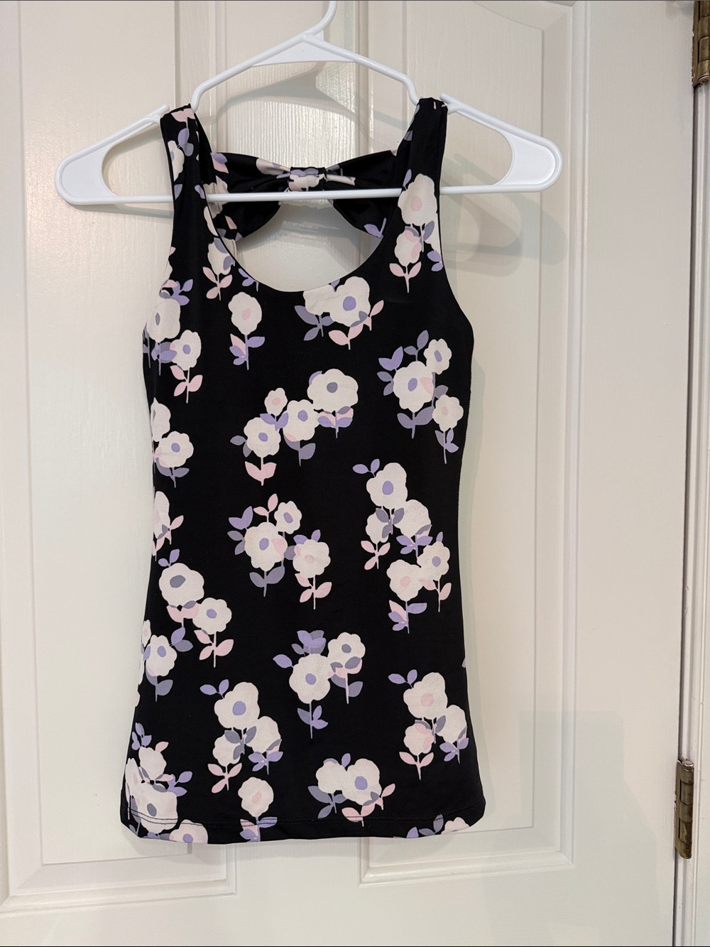 NWOT kate spade Black Floral Scoop-Back AthleticTank with Pink & Lavender Blooms